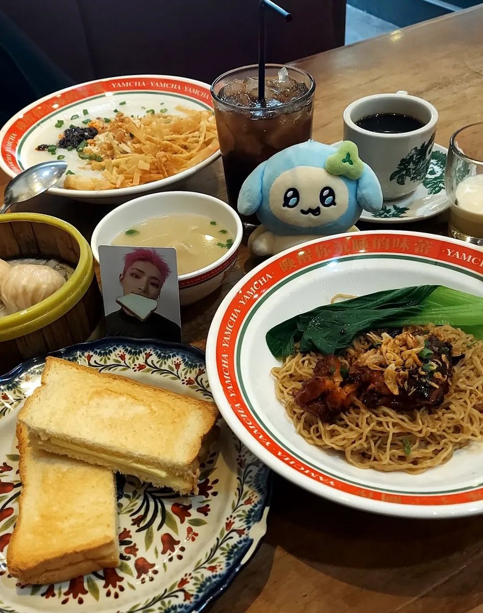 uteyss's tweet photo. 8 — The pc you take everywhere

Migi roti 🥲 selalu bawa dia kemana mana sampe temen real life pun udah eneg keknya ngeliat dia https://t.co/dyHm033f1S