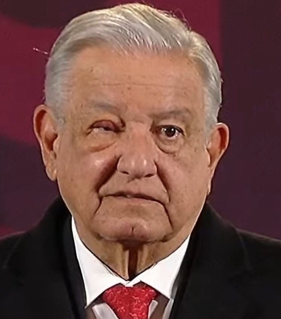 Paco_Cogelo's tweet photo. @Alberto17378576 @Alfie_Acosta @Chamma646268 @lopezobrador_ Sigue adorando a tu idolo de pies de barro 🤣😂🤣😂🤣 https://t.co/y7c5W4Du1n