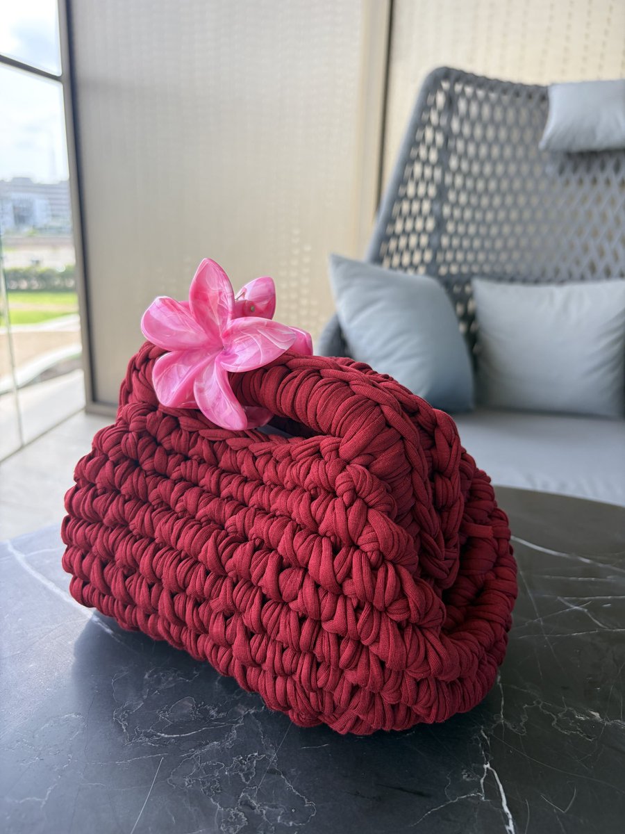 faifae_'s tweet photo. I make beautiful crochet bags💁🏽‍♀️ https://t.co/PfwATDd7Qn