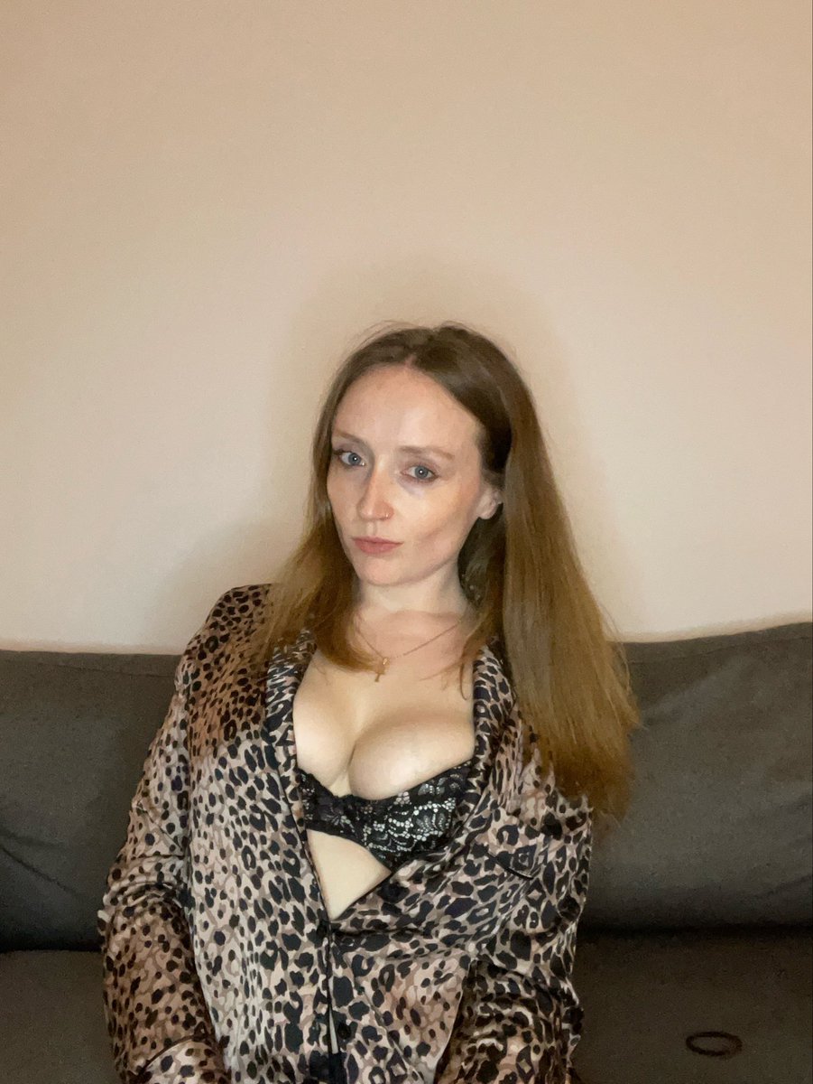 izzy 💋 tweet media