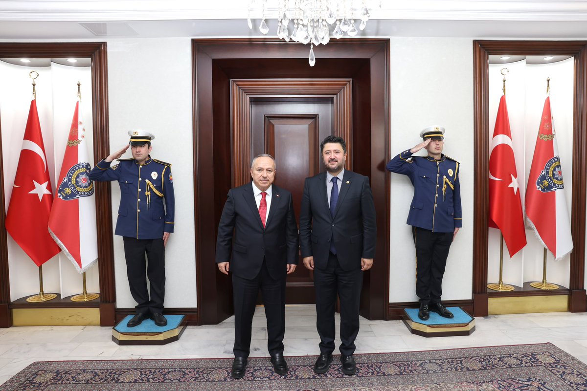 EmreCaliskan_50's tweet photo. 📍Emniyet Genel Müdürlüğü

Emniyet Genel Müdürümüz Sayın @ValiFidan’ı makamında ziyaret ettim.

Nevşehir Valiliği döneminde şehrimize kazandırdığı hizmetlerle gönüllerde güzel izler bırakan Sayın Genel Müdürümüze nazik misafirperverlikleri için teşekkür ediyorum. https://t.co/Ie8es3ihSG