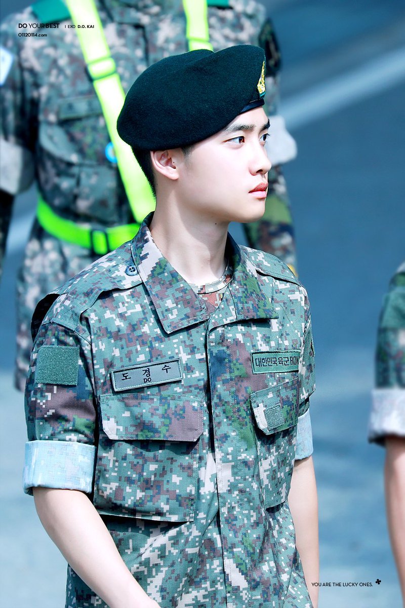 comely_kyungsoo's tweet photo. 군필 도경수 느낄시간이다... https://t.co/M5Banzss8j
