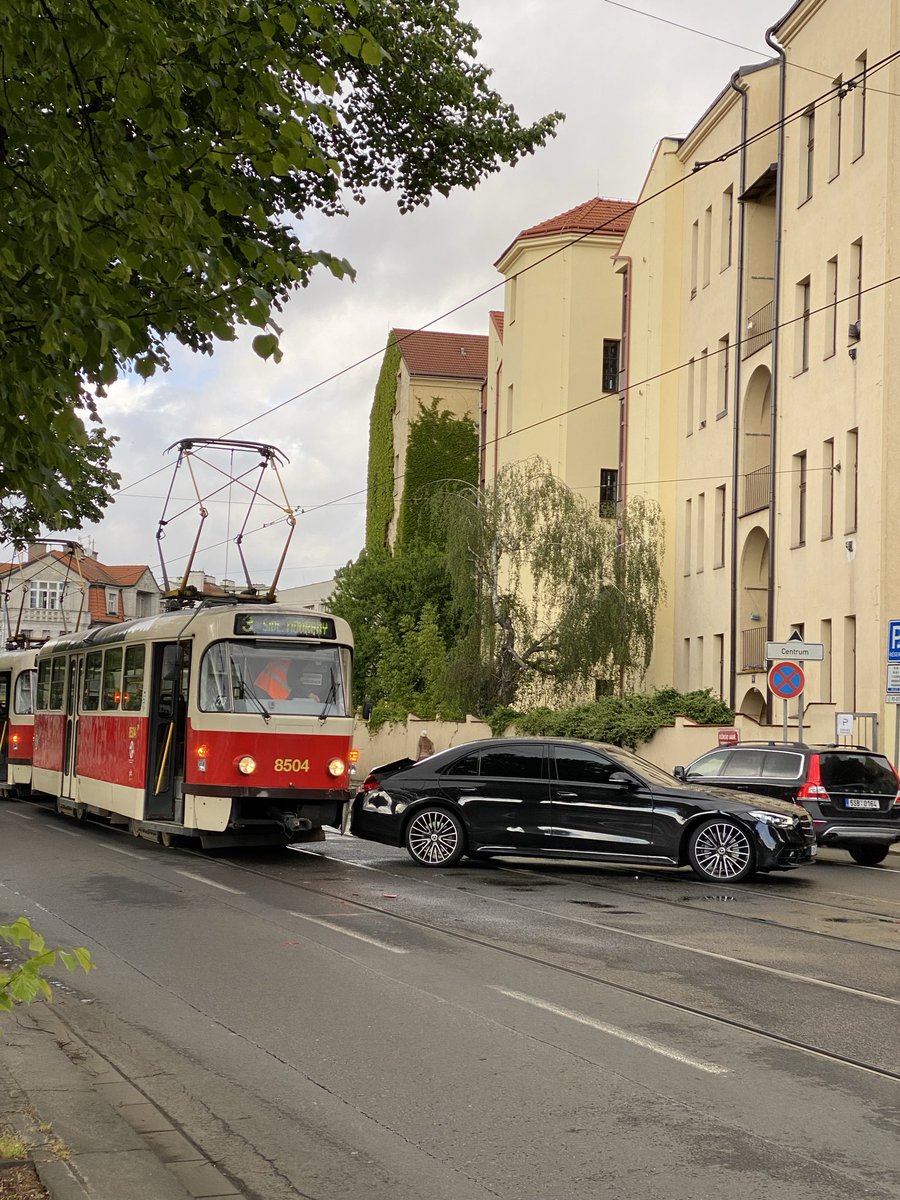 PragueMaticMess's tweet photo. Damn, those cyclists https://t.co/7k4AxRtkHN