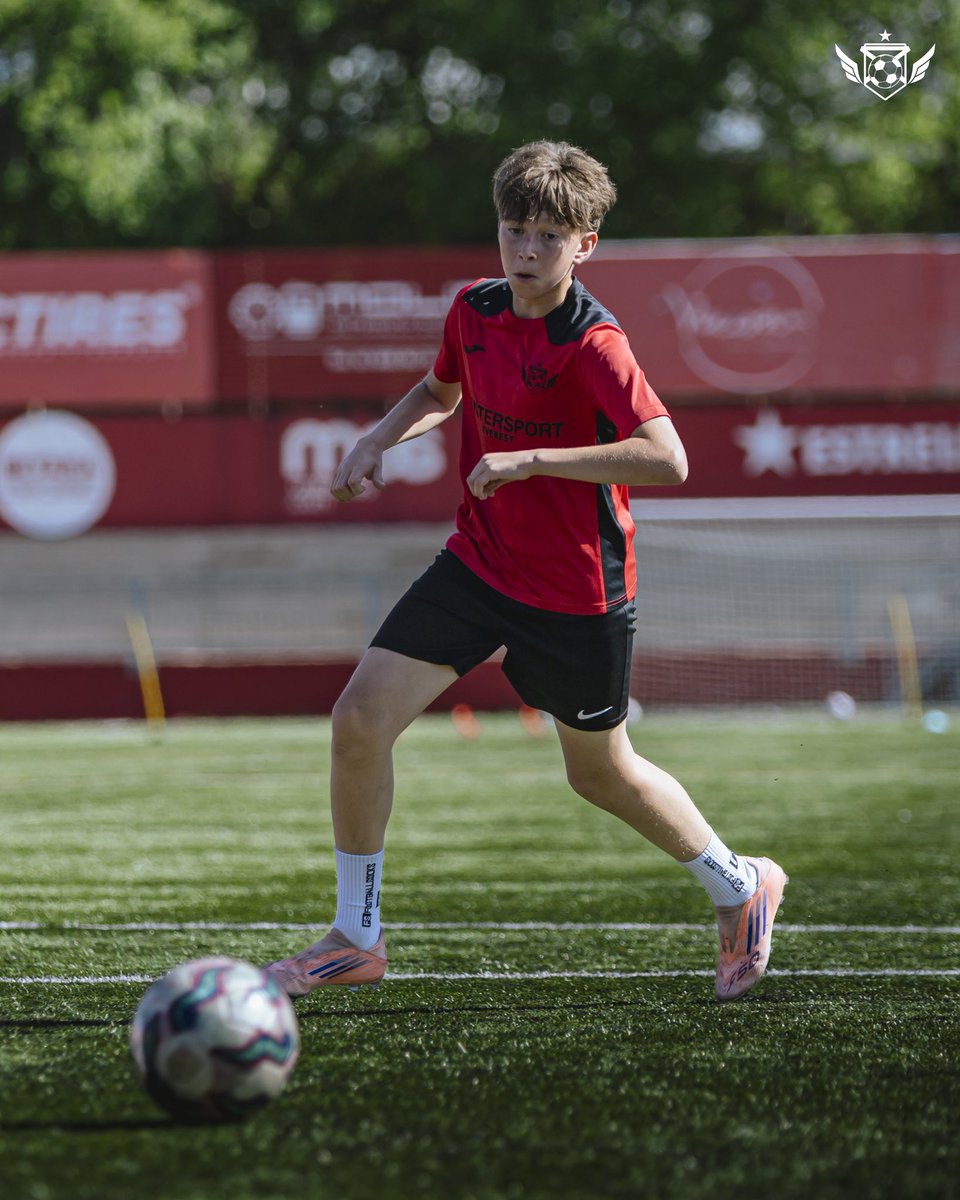AcademyTF_'s tweet photo. 𝗕𝗨𝗜𝗟𝗗 𝗬𝗢𝗨𝗥 𝗟𝗘𝗩𝗘𝗟 ⚡️⚽️

🚨 Últimes places disponibles per reservar el teu pack d’entrenaments de la temporada vinent!
📲 Més info a https://t.co/T7u6JQFz0Y ✅

#EntrenamentsIndividuals #HaveFunDreamBig https://t.co/Py9q8ORGHK