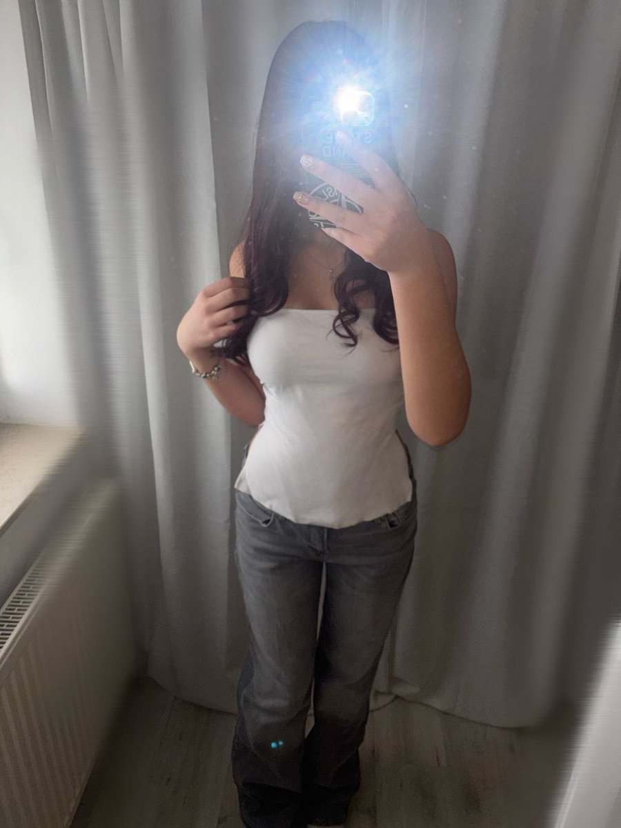 Kosorukowa's tweet photo. may i dm you random picss?

( answer quickly ☺️)🎁 https://t.co/sElIE9muOy