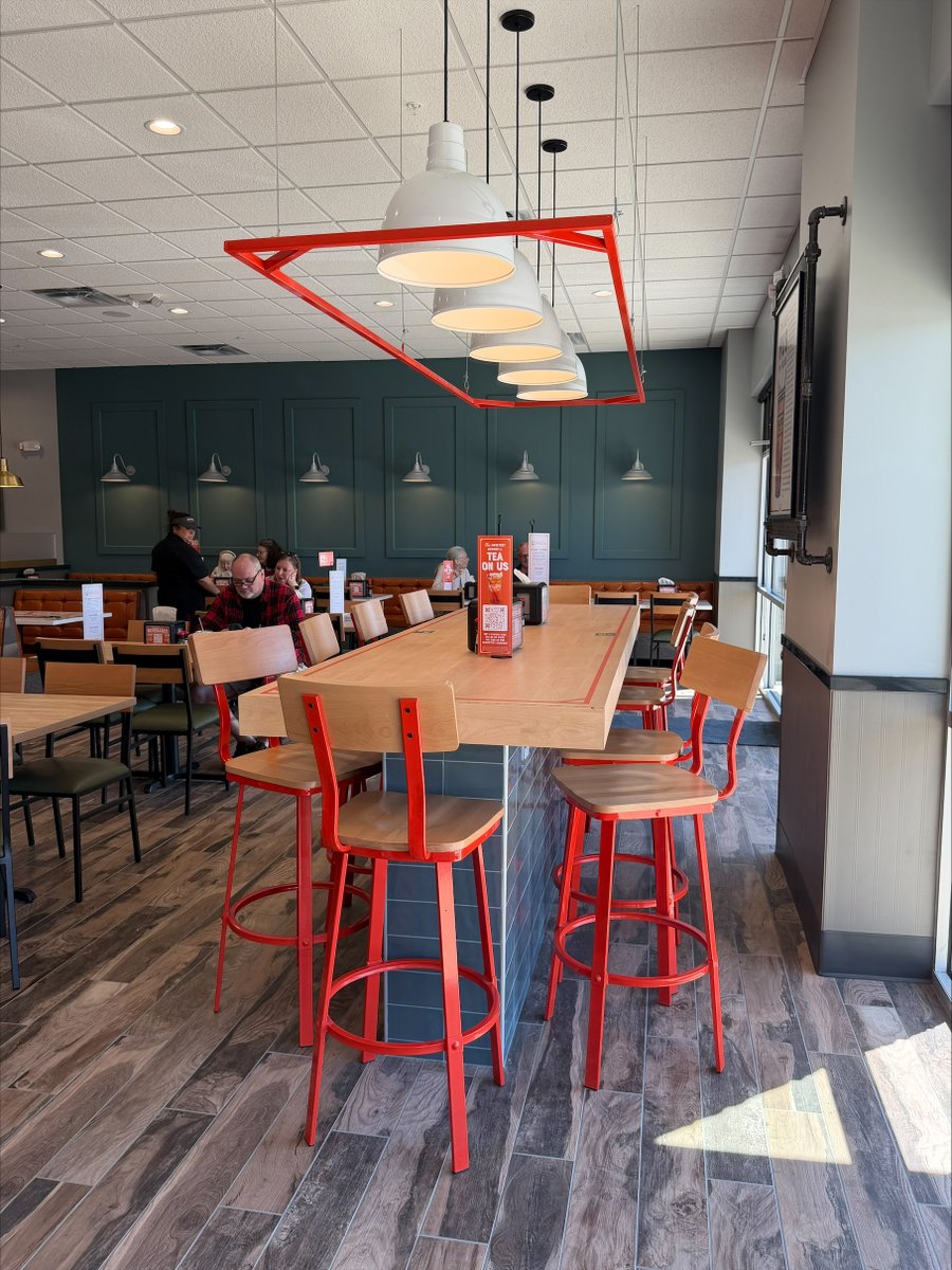 ExperienceRoch's tweet photo. A delicious new deli destination has arrived in Rochester! 🥪🎉

McAlister's Deli celebrated their grand opening yesterday, bringing a menu full of handcrafted sandwiches, soups, salads, and their signature famous sweet tea to the community! https://t.co/NPd0AZQ1e2