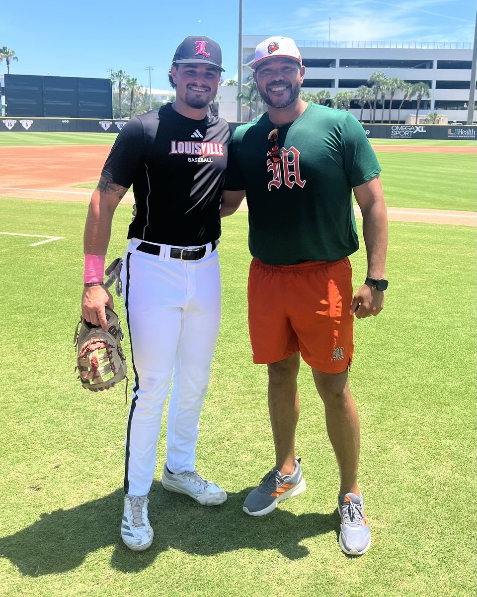 LouisvilleBSB's tweet photo. A lot of home runs in one post. 

#GoCards https://t.co/HaBJxSjTQE