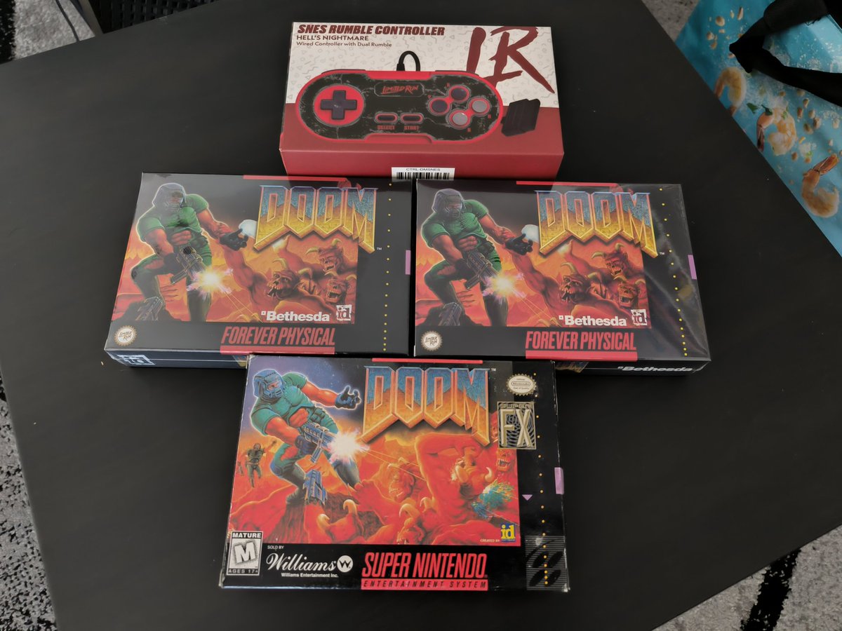 MikeLocicero's tweet photo. Le jeu étant sorti, je peux maintenant dire à quel point je suis fier d'avoir travaillé sur Doom de @LimitedRunGames et @RandalLinden , particulièrement sur le portage SNES que j'adorais tant étant gosse.
Je prépare déjà une vidéo à ce sujet.

#doom #snes #limitedrungames https://t.co/6xbMI7x0hu