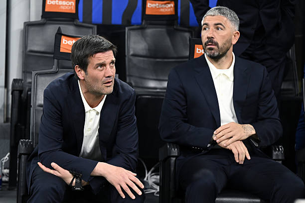 FansNerazzurri's tweet photo. Berita cedera Marcus Thuram ternyata palsu, hal ini sengaja Cristian Chivu lakukan agar mengetahui siapa orang dibalik bocornya beberapa kali kondisi Internal Inter.

Sekarang orangnya sudah diketahui siapa dan dia akan dipecat setelah musim ini selesai, tersangkanya adalah seorang staf medis klub.

👀