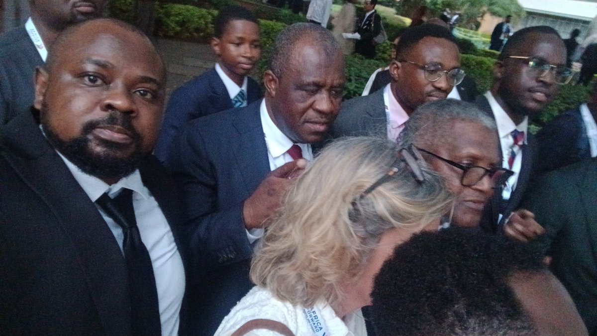 georges_kakule's tweet photo. Plaisir de partager ce moment en présence de différents chef d'état africains, notamment le président français EMMANUEL MACRON oublié la présence de Mr Aliko Dangote https://t.co/lWwPfmRzIn