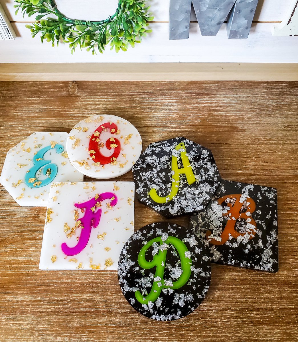 MinimalAbstrac1's tweet photo. Personalized Initial Resin Coasters 🌈🌟☕️🫖
https://t.co/z1Vaoy5wUk
#etsygifts #handmadehour #giftsforfriend #giftsforher #womaninbizhour #CraftBizParty #SpringVibes #SummerMood #Coasters #CoffeeLovers #TeaTime #ColorPop #personalizedgifts #homedecor #TuesdayFun https://t.co/YYj8UL5vhF