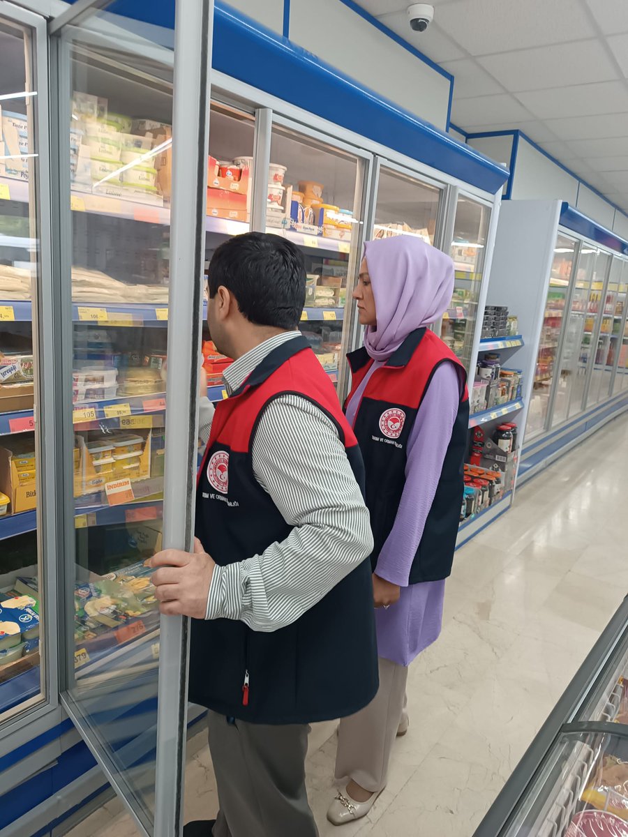 m_efenditarim's tweet photo. İlçe Müdürlüğümüz teknik ekiplerince güvenilir gıda arzının sağlanması ve tüketici sağlığının korunması amacıyla denetimlerimiz devam etmektedir.
@tarimgovtr 
@denizliiltarim 
@mustafa_nevzatzayim https://t.co/wEfoKmioQC