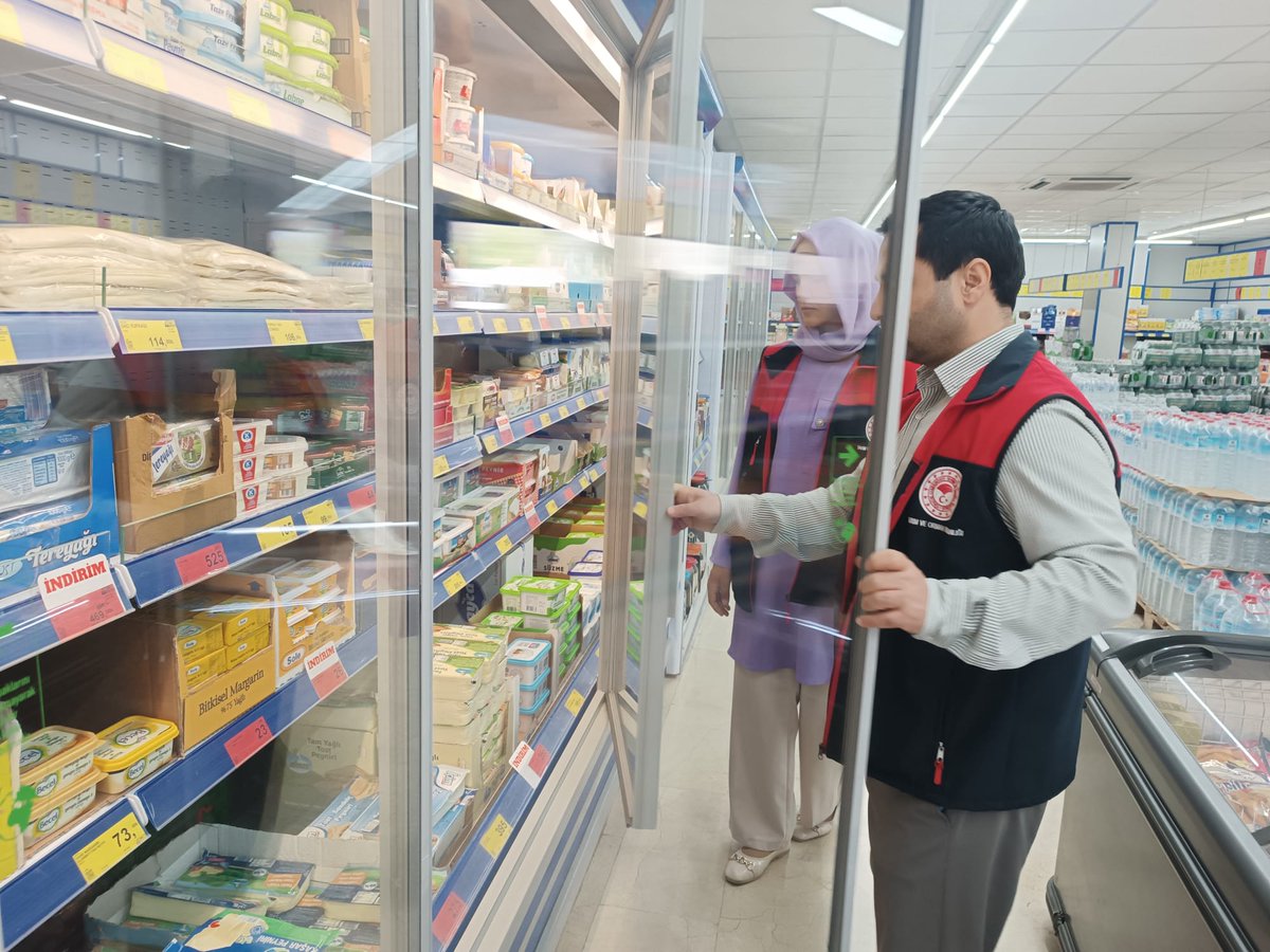 m_efenditarim's tweet photo. İlçe Müdürlüğümüz teknik ekiplerince güvenilir gıda arzının sağlanması ve tüketici sağlığının korunması amacıyla denetimlerimiz devam etmektedir.
@tarimgovtr 
@denizliiltarim 
@mustafa_nevzatzayim https://t.co/wEfoKmioQC