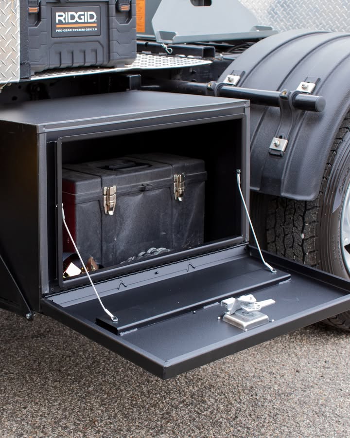 DFWCamper's tweet photo. More storage without sacrificing bed space.​
UWS underbody tool boxes mount beneath the truck bed to keep tools secure, accessible, and out of the way.​
​
#UWS #ImpossiblyStrong Call us today at (817) 461-3363
.
.
.
#Viral https://t.co/QU0Vv0HRP8