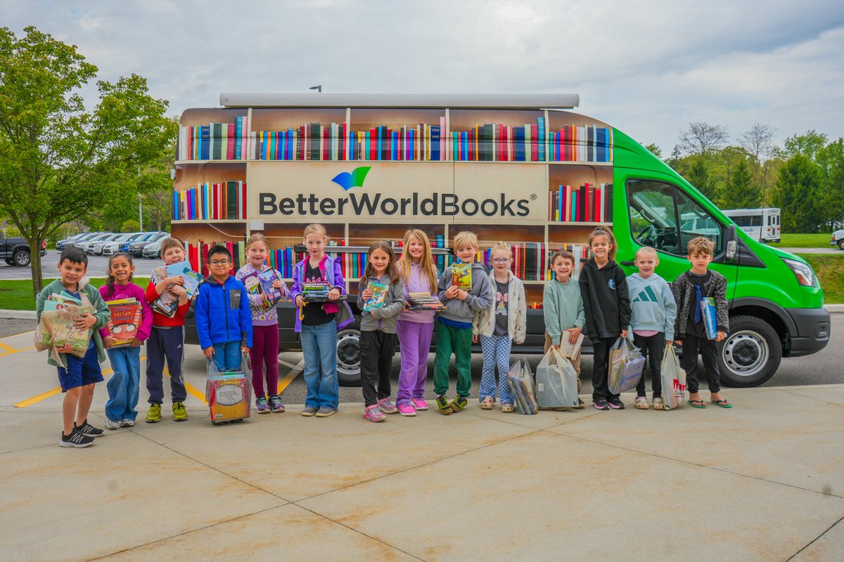 Better World Books tweet media