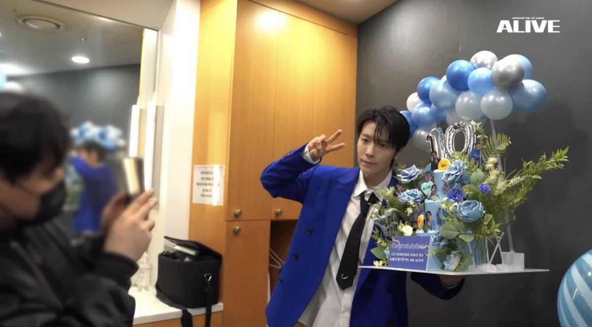 haebro19861015's tweet photo. 𝗗𝗢𝗡𝗚𝗛𝗔𝗘 𝟭𝘀𝘁 𝗦𝗢𝗟𝗢 𝗔𝗟𝗕𝗨𝗠 "𝗔𝗟𝗜𝗩𝗘"𝗦𝗨𝗣𝗣𝗢𝗥𝗧𝗜𝗡𝗚 𝗣𝗥𝗢𝗝𝗘𝗖𝗧*• •𝗣𝗥𝗘𝗦𝗘𝗡𝗧𝗘𝗗 𝗕𝗬 𝗛𝗔𝗘𝗕𝗥𝗢 &amp; 𝗛𝗔𝗘𝗟𝗜𝗗𝗔𝗬

https://t.co/nCF1bF6J93

#동해 #ドンへ  #donghae  #東海
#슈퍼주니어 #superjunior
#ALIVE #해_떴네 https://t.co/9Z2ReQWFUT