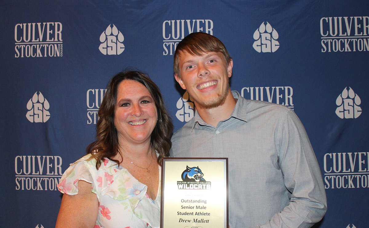 CSCWildcats's tweet photo. 2025-26 Senior Male Athlete of the Year

Drew Mallett - @CSCWildcatXCTF https://t.co/VmjT1CxGS7