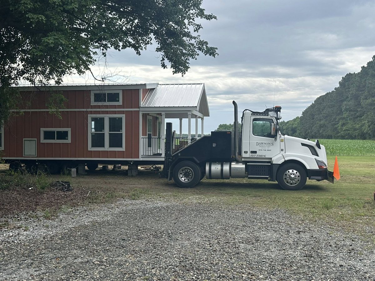 modern_housing's tweet photo. Saturday delivery! Thank you, Mrs. Pelletier for your business! #ModernHousing #parkmodel #parkmodelrv https://t.co/ex4JAkzIQu