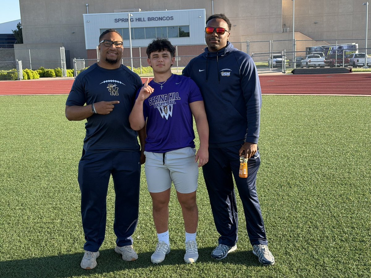 AndrewPullen27's tweet photo. Thank you @drebailey2_ @rjwebster5 @Spire_Football for stopping by Spring Hill today!! Loved getting to see you all again. can’t wait to be back on the campus!!

@BouchardFred https://t.co/7MLJ1FJOHp