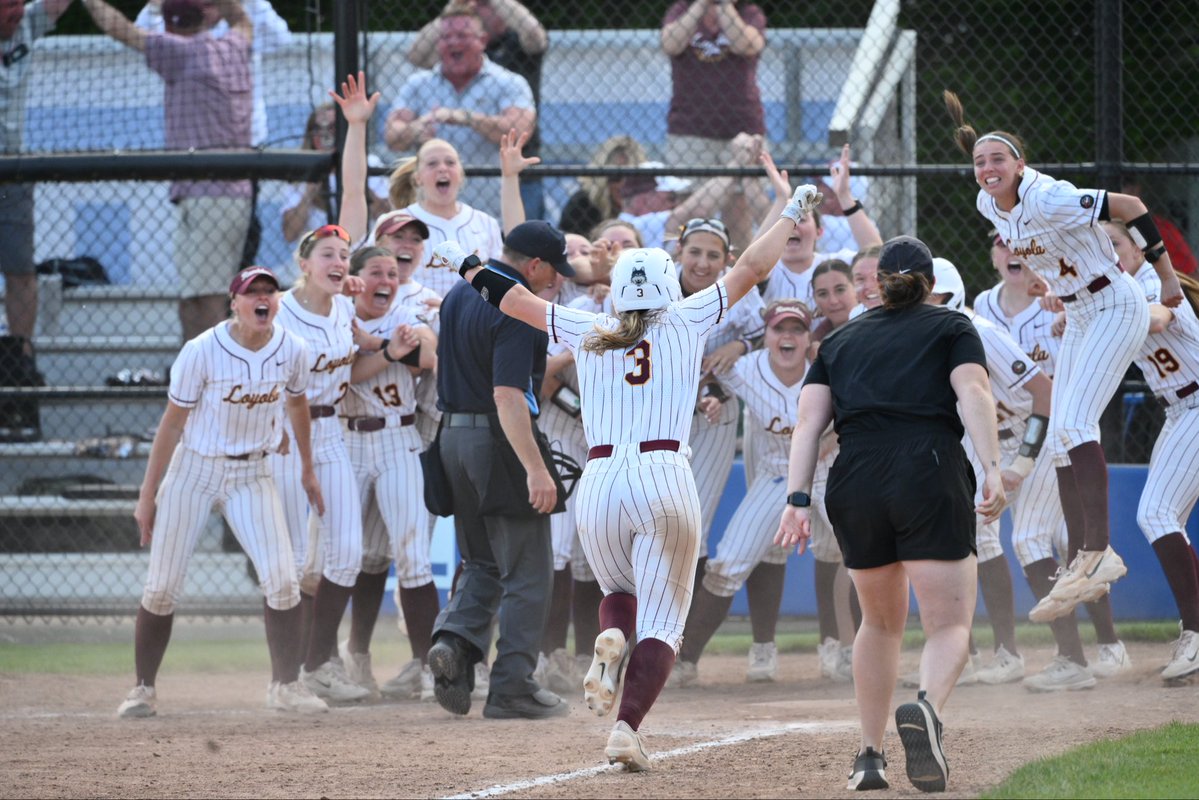 Loyola Softball tweet media