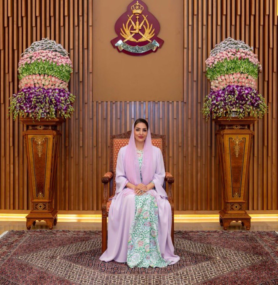 BaluchiPrincess's tweet photo. عهـــد العطـــاء والأمـــل ✨🌸

#السيده_الجليله
#ترانيم_الأمل https://t.co/SkIWB3H8JM