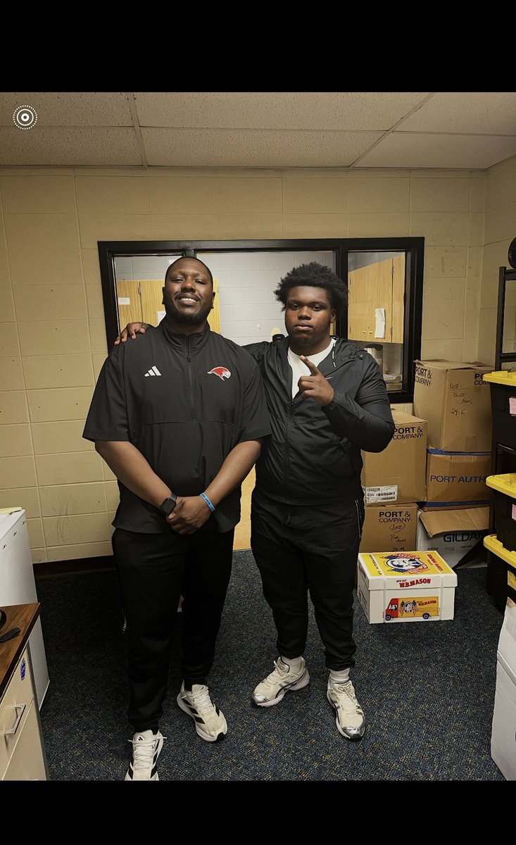 Malcolm__45's tweet photo. Appreciate @CoachCarter126 for stopping by and having a great conversation with me today! Excited to visit Montclair soon‼️
@PrepRedzoneNJ @hs_mercer @Zimma94 @BrendanScoutsNJ @edaniels77 @PrepRedzoneNJ https://t.co/HJQ4XRK5bz