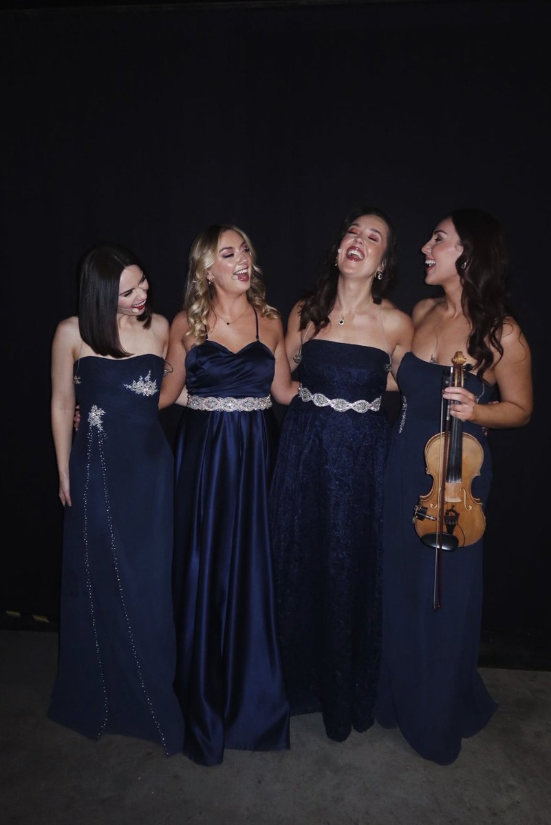 Celtic_Woman's tweet photo. 5. Stages that felt like home
6. Dancing the show away
7. Akron Civic Hall, Ohio
8. End of show celebrations

📷 John Formosa and The Florida Theatre https://t.co/KrDgE5cuVp