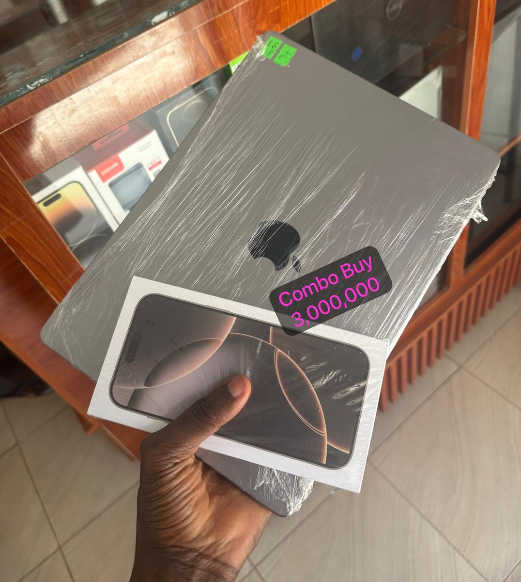 Vicrosoft001's tweet photo. Apple 🍎 Pro M1 chip and iPhone 16 Pro Max https://t.co/DOKecAkhzN