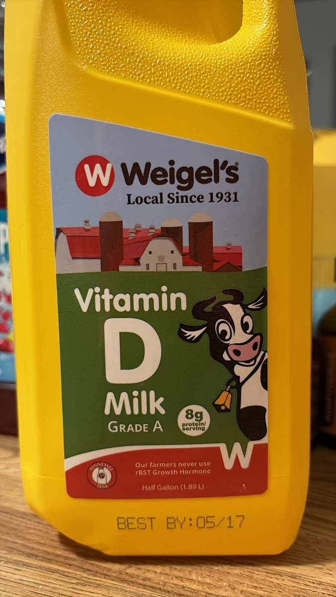 raspberryreddd's tweet photo. @weigelsstores I bought this milk on Monday May 11,26 and it was spoiled already smh look at the date on it tho! Yall gotta do better https://t.co/V5cGH95CUg