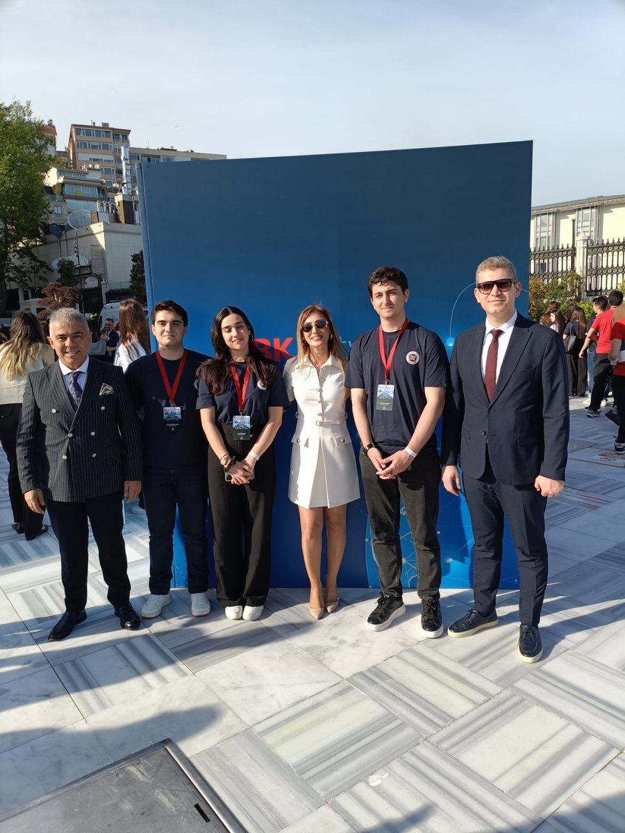 bhcshr_samlise's tweet photo. Sınırları Aşan Hayaller, Dünyanın Zirvesinde Yerini Aldı!

2025-2026 döneminde 372 ögrencimiz, Harvard, Stanford, Princeton ve Imperial College London gibi dünyanın en prestijli üniversitelerinden kabul alarak 1448 üniversiteyle yeni bir başarı rekoruna imza attı. https://t.co/FtLWELOrWv