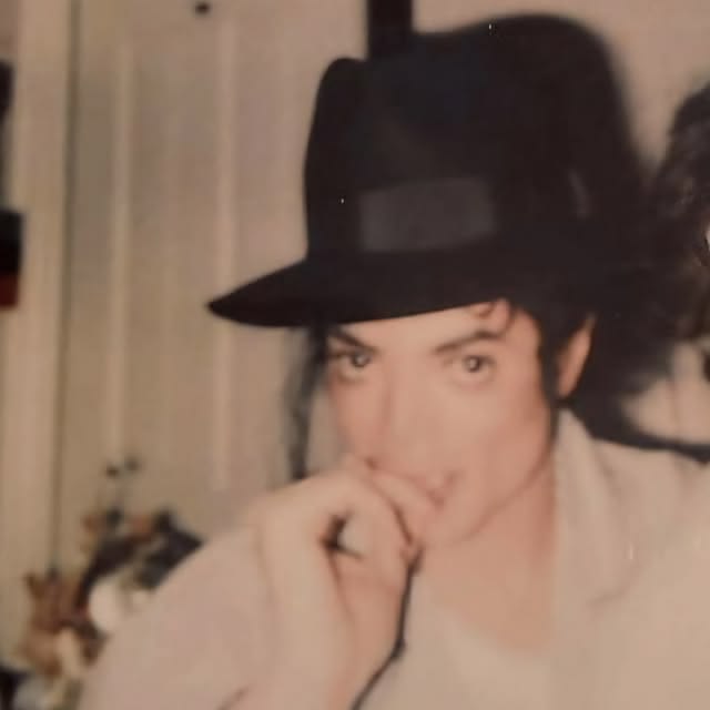 ​𝒎𝒊𝒍𝒊 𐙚 MICHAEL tweet media