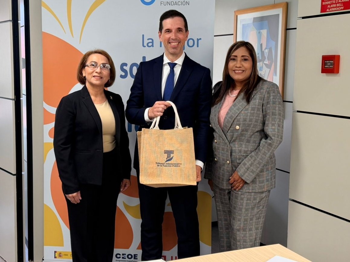 tafppanama's tweet photo. La mag. vice presidenta del TAFP, Nelly González Hernández, lidera una misión oficial que visita la Fundación Servicio Interfederal de Mediación y Arbitraje de Madrid, España.
Acompañan a la magistrada, Yessenia Sánchez, secretaria general y Andrea Marrone, mediadora del TAFP. https://t.co/RtlIg3LPMK
