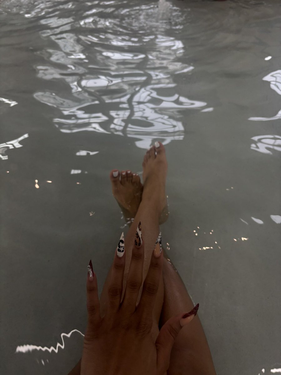 Sunnxsoless's tweet photo. First Post; Sunnamii + chill spa day🫧 
#feetfetish #feet #buymycontent https://t.co/djgQLtfZ5q