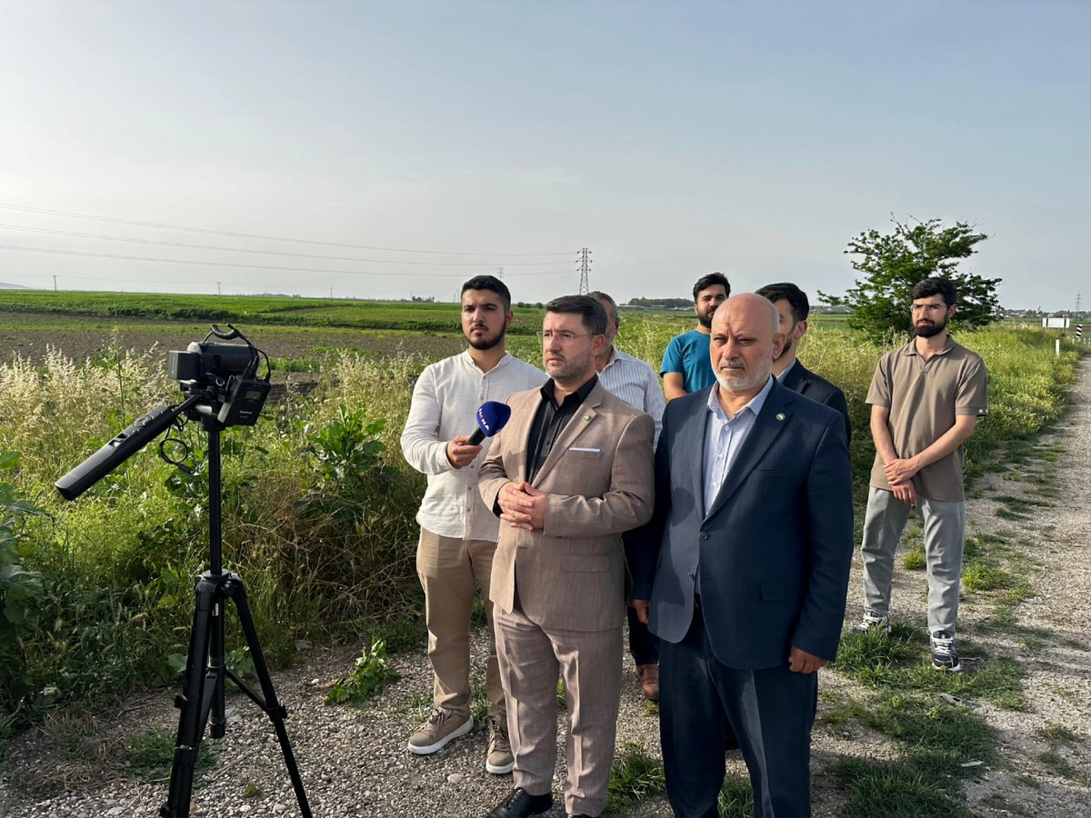 Y_Korkutan01's tweet photo. İl Başkanımız sn.Fethullah Beyazçiçek ile birlikte, sık sık kazaların yaşandığı Ceyhan–Kadirli Karayolu’nda incelemelerde bulunduk. Vatandaşlarımızın can güvenliğini tehdit eden bu yolda gerekli düzenlemelerin bir an önce yapılması için yetkilileri göreve davet ediyoruz. https://t.co/dDr7orOnCW