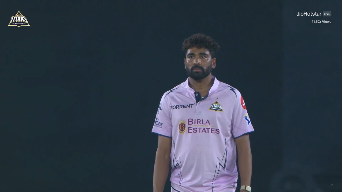 CricCrazyJohns's tweet photo. First ball - Dot.
Second ball - Dot.
Third ball - Dot.
Fourth ball - Wicket of Travis Head.

THIS IS MOHAMMED SIRAJ 🤯🔥 https://t.co/HLsNJFwYuq