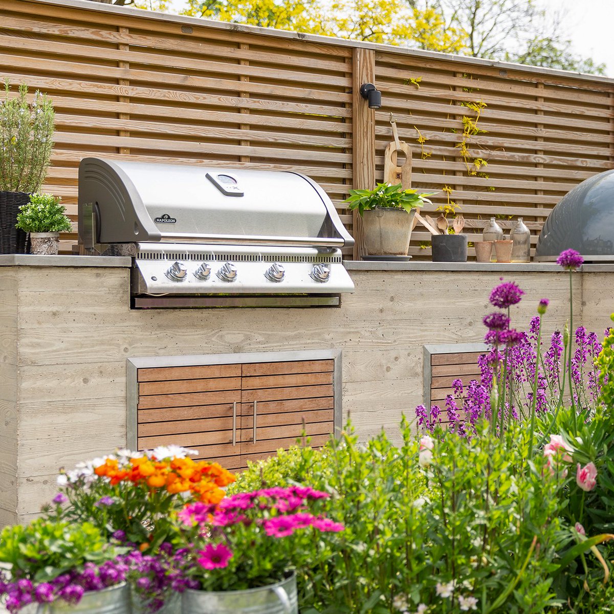 Jacksonsfencing's tweet photo. Unpredictable weather doesn’t mean you have to abandon your alfresco dining dreams. 

In our blog, we explore a range of ideas to help inspire upgrades for getting  your outdoor space ready for summer: https://t.co/hpW89BR5nL https://t.co/MmABpqvRUv