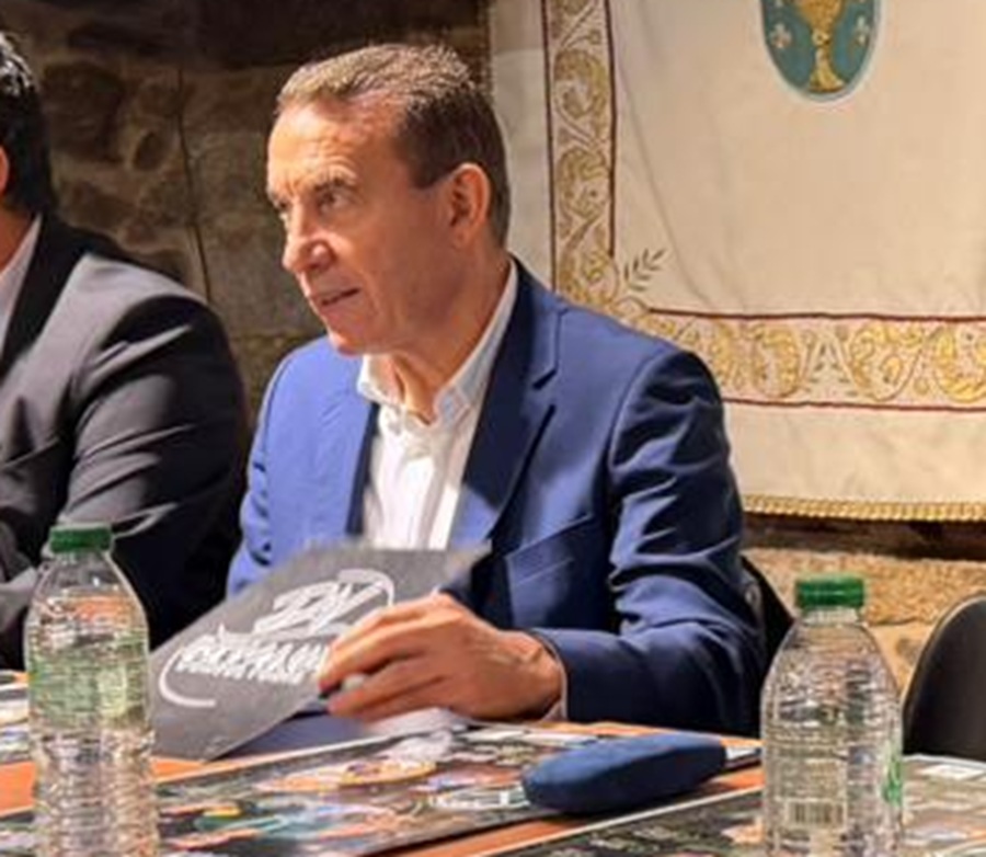 xmlema's tweet photo. Paco Buyo: «Estoy convencido que Florentino no aguanta dos años sin ganar un título»  #florentino #realmadrid 
https://t.co/eNRJ5CXdDr https://t.co/eTaILduFia