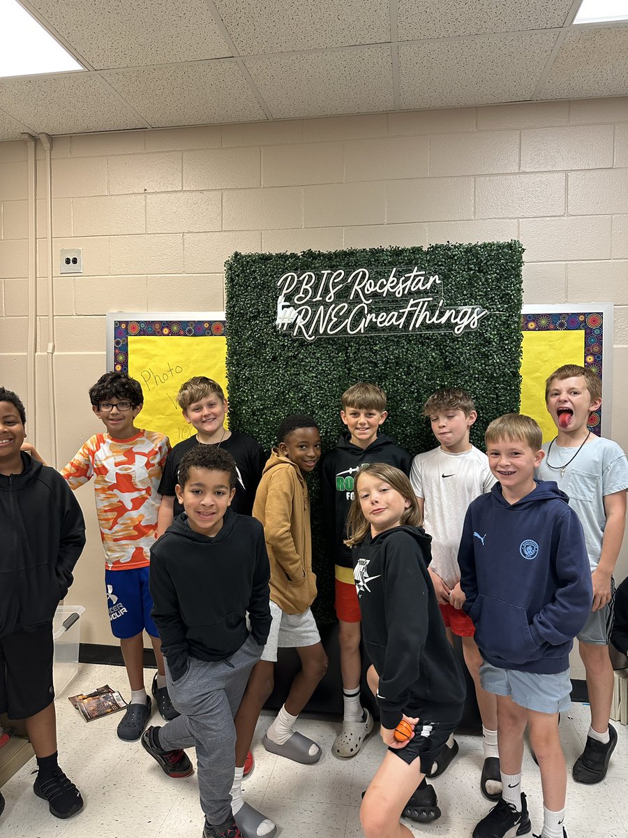 mwrightRNE's tweet photo. Last PBIS store visit fun! PBIS rockstars!!!! #RNEgreatthings https://t.co/NqVvTXTEtf