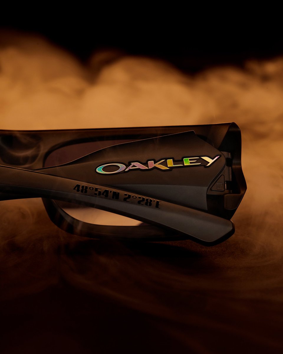Oakley tweet media