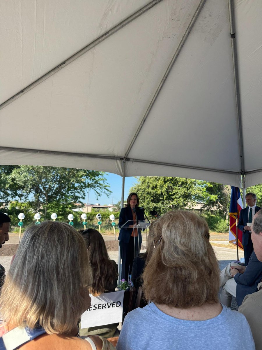 VoteAnnJohnson's tweet photo. Today we broke ground on the Cypress Ditch Flood Mitigation Project in Bellaire!

Last session, I worked with state and local leaders to secure $54 million from the state so we could protect our city without raising taxes.

This is how we build a more resilient Houston. https://t.co/cD4XUegyL1