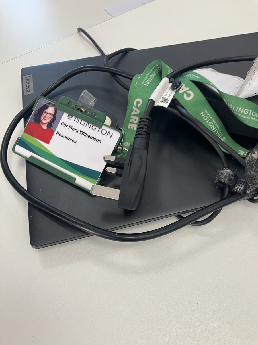 Flo_williamson's tweet photo. Sad day for me today as I dropped off my laptop and pass at the town hall after 12 years of being an @IslingtonLabour ward councillor and the last 2 years on the executive.

I’ve spent the days since the election writing a detailed handover for the next exec member for finance… https://t.co/AJKKRRzJ6X