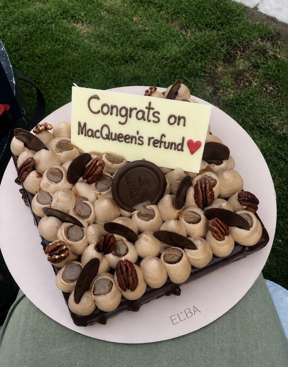 Njoudhm's tweet photo. @MacQueenTravel @l_bayat @Saudi_MT بعد انتظار ٤٠ يوم وكتابة ٤٦ تعليق في السوشل ميديا وسلسلة لا تنتهي من المحادثات مع خدمة العملاء في الواتس اب والتطبيق والايميل و٣ شكاوي لوزارة السياحة وشكوى لبينة. تم بحمدلله تحويل المبلغ واحتفلنا بهذي المناسبة اليوم في البيت🎊 مبدعين ياماكوين بخدمة العملاء💯 https://t.co/ykwbdQ40eT