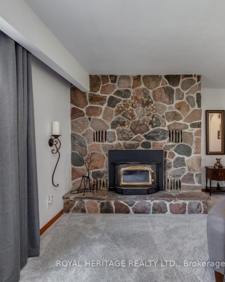 Angela_Hamlin's tweet photo. Ready to explore your future haven?

116 BEACH ROAD, Kawartha Lakes (Ops), Ontario, K0M2C0  
3 Beds | 2 Baths  
Price: $749,000

What's your dream addition to this home? Share in the comments!

#CountryLiving #JustListed #KawarthaLakes #RealEstate https://t.co/Rsl0O49ArI