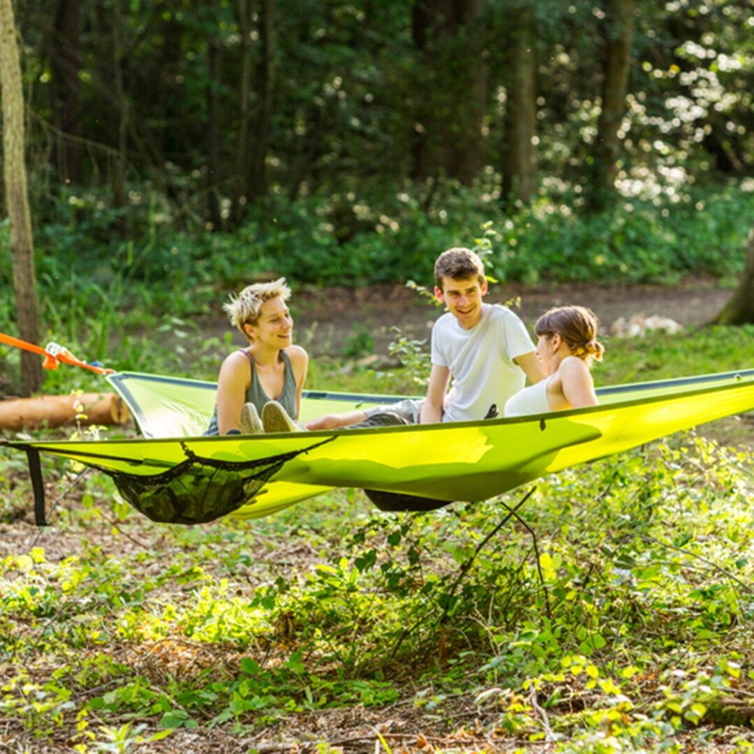 UnicunShop's tweet photo. Worried about rolling into the middle of your hammock? Our Multi-Person Triangular Hammock has separate sleeping bays to keep everyone comfy! Perfect for camping trips or relaxing in the backyard. Check it out: https://t.co/Z2gWS2ifoq
#hammock #camping #outdoors #backyardfun https://t.co/eKFiZeOxFG