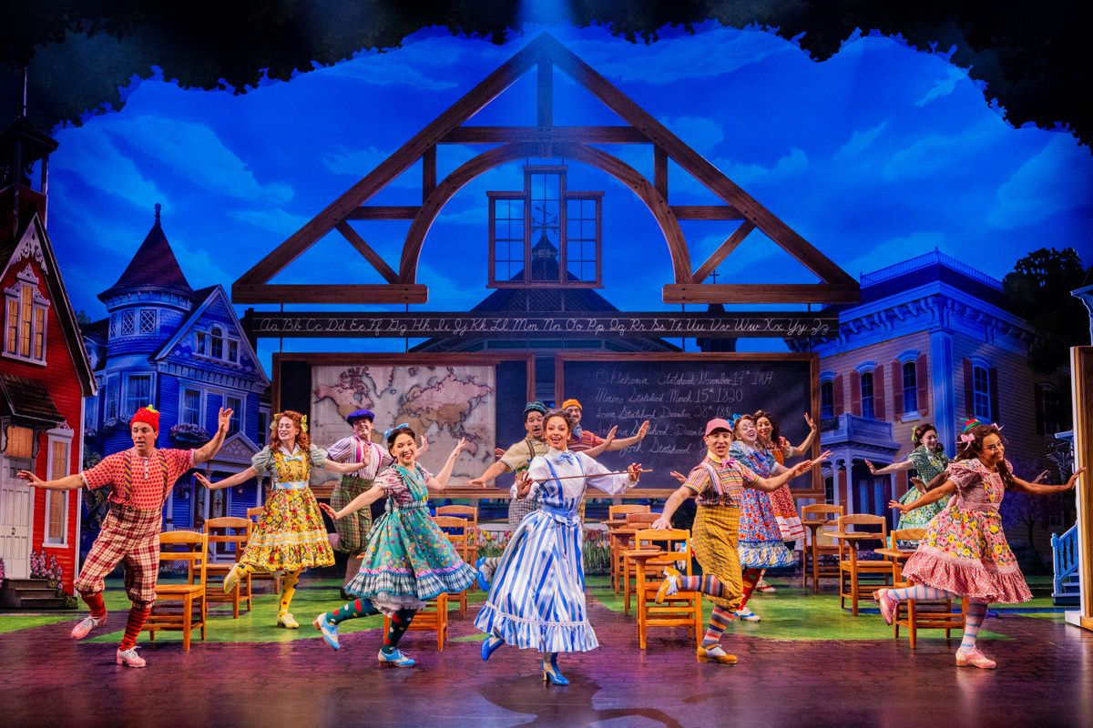 kekeLMB's tweet photo. Je n'avais pas du tout prévu d'aller voir Schmigadoon à Broadway car ce genre de musical n'est pas ma tasse de thé. Mais j'ai aimé ! Mon compte-rendu complet ici 👇🔗 https://t.co/BbCoPKFSKX
#Broadway #Schmigadoon #NederlanderTheatre https://t.co/GTgEn6kfJl