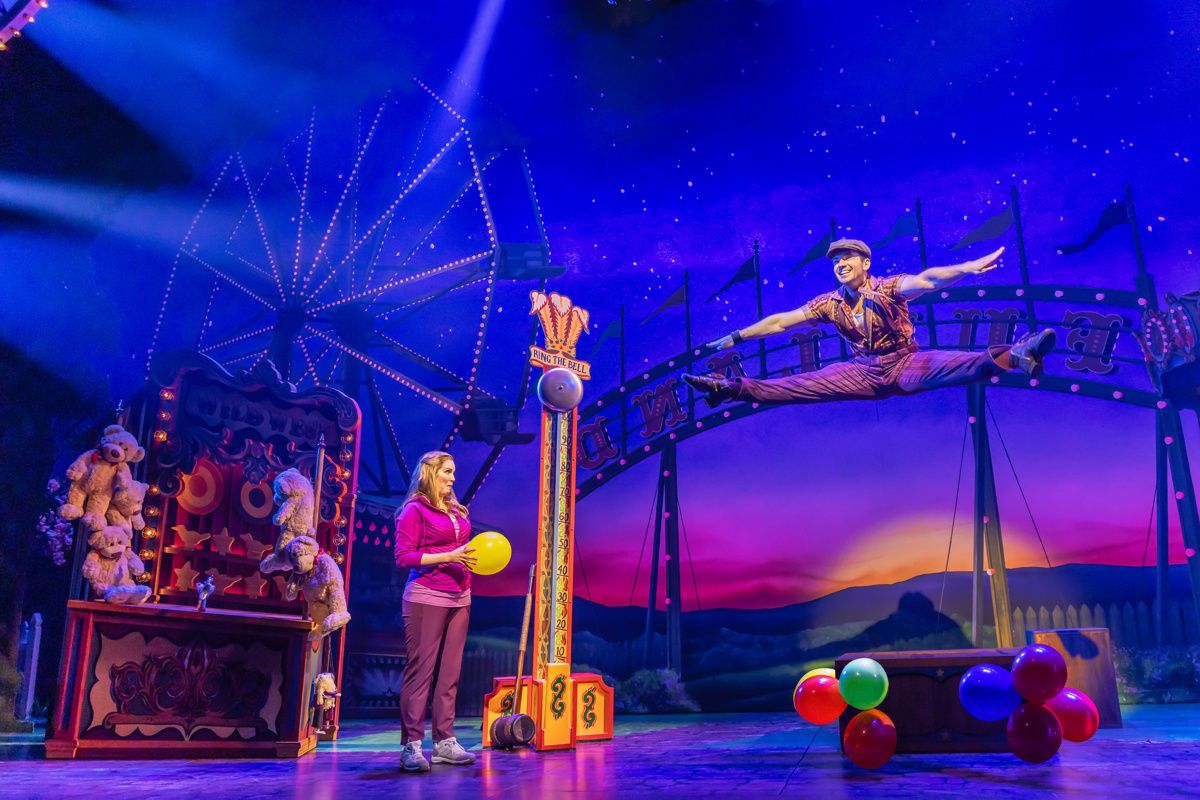 kekeLMB's tweet photo. Je n'avais pas du tout prévu d'aller voir Schmigadoon à Broadway car ce genre de musical n'est pas ma tasse de thé. Mais j'ai aimé ! Mon compte-rendu complet ici 👇🔗 https://t.co/BbCoPKFSKX
#Broadway #Schmigadoon #NederlanderTheatre https://t.co/GTgEn6kfJl