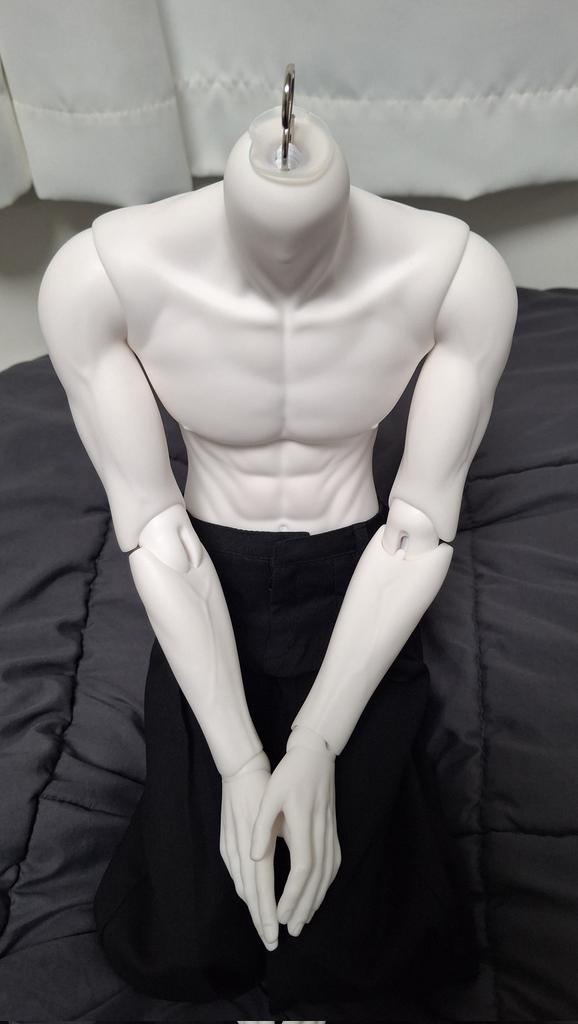 elusyeol's tweet photo. 헤드가 안와서 바디로 무릎 꿇리기
바지 이벤트로 받고 이제야 입혔습니다 두둥.. https://t.co/30MvwAT0ua