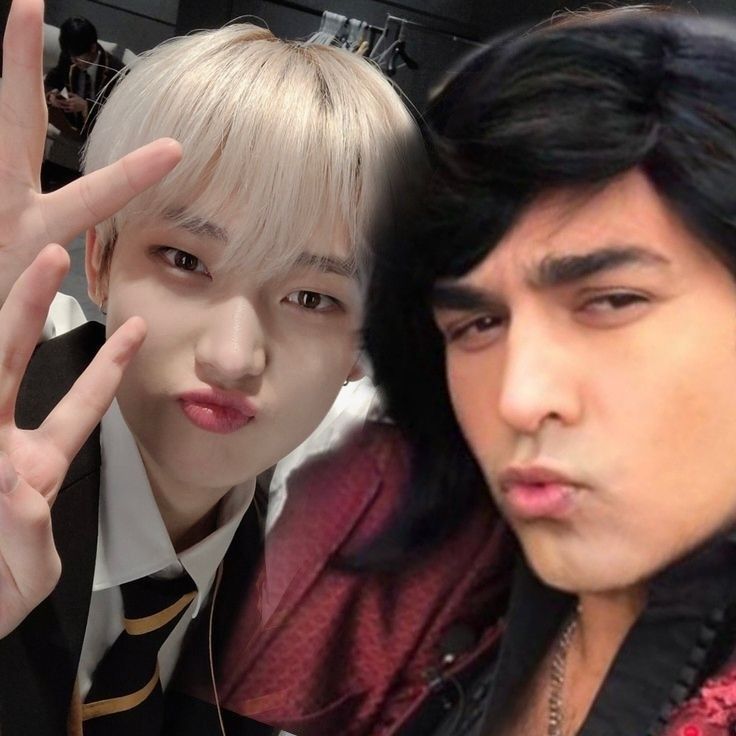 pancitoot7's tweet photo. @albxgtz yo tambien ando full estudio😞
Abajo los parciales, arriba los vampiros
#Bring_The_Heat_Back_With_SevEN
#Home_Is_sevEN https://t.co/VS21dNIQnp