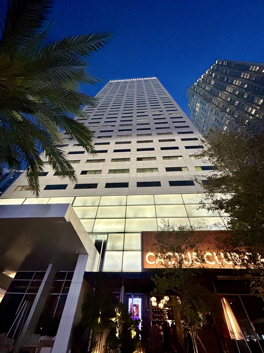 kingblytmann's tweet photo. I love skyscrapers https://t.co/IGPsBf8TeT