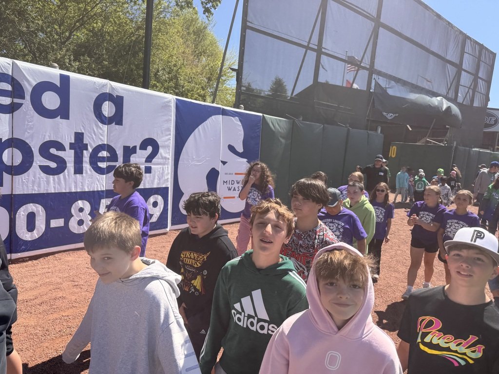 OPSD125's tweet photo. The 5th grade students had a great time at the Kane County Cougar Baseball game yesterday! https://t.co/QRRSoT92JM